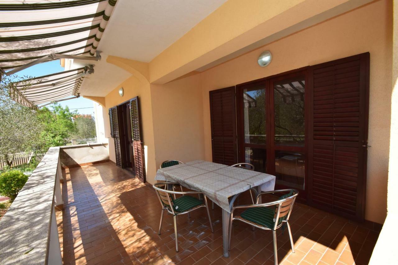 Apartments Ivan Starigrad Paklenica Exterior foto