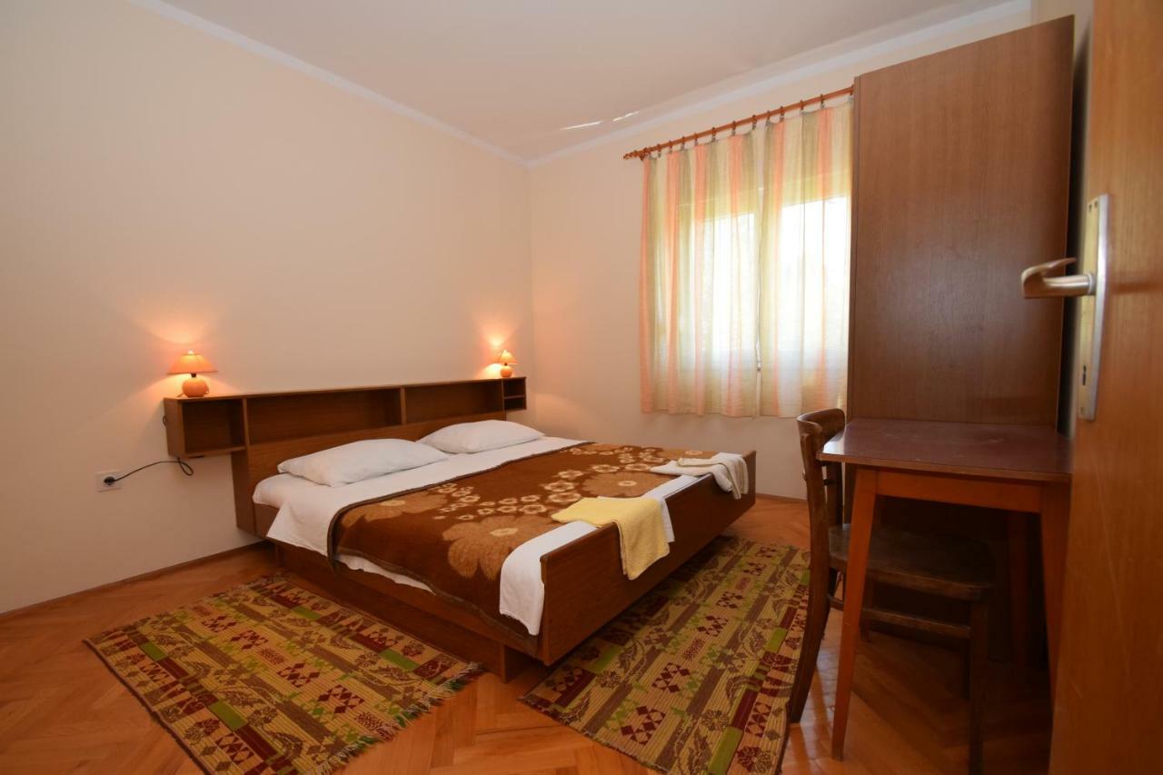 Apartments Ivan Starigrad Paklenica Exterior foto